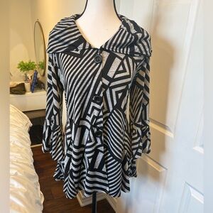 Joseph Ribkoff Black & Grey Geometric Print Button Front Top | Size 8